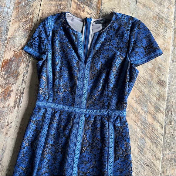 BCBG Maxazria Cailean blue and black Lace Gown SZ 2 - Picture 6 of 15
